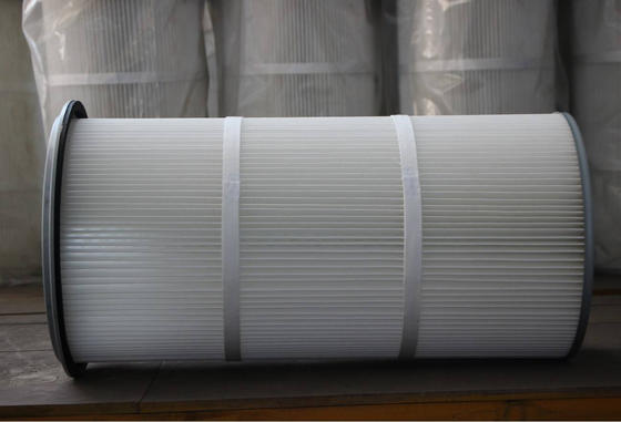 Élément de filtre à cartouche de haute capacité conçu pour optimiser l'efficacité de la collecte de poussière dans divers environnements industriels