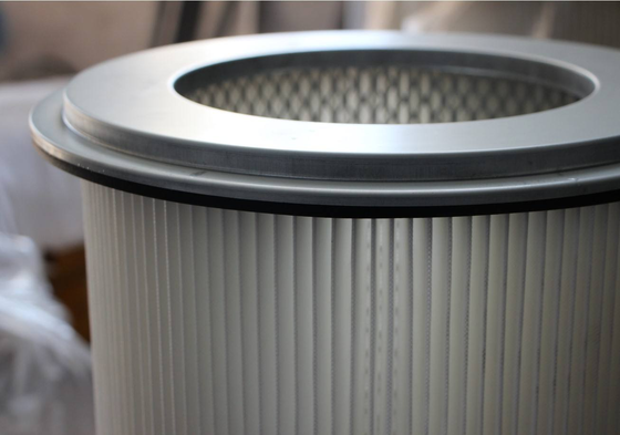 Élément de filtre à cartouche de haute capacité conçu pour optimiser l'efficacité de la collecte de poussière dans divers environnements industriels
