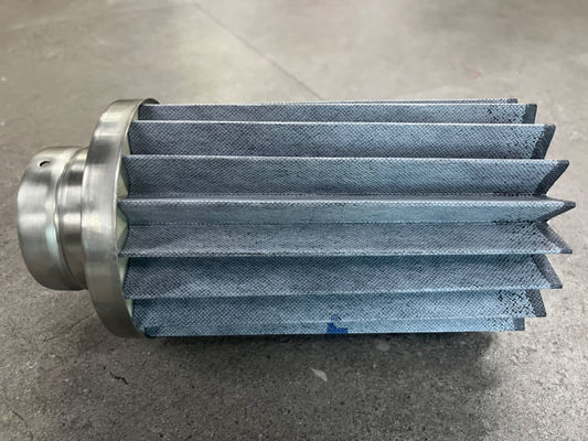 Élément de remplacement argenté avec treillis en acier inoxydable haute résistance optimisé pour les applications de filtration industrielle